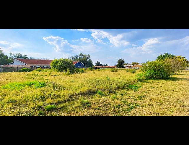 1,020M² VACANT LAND FOR SALE IN KOOKRUS